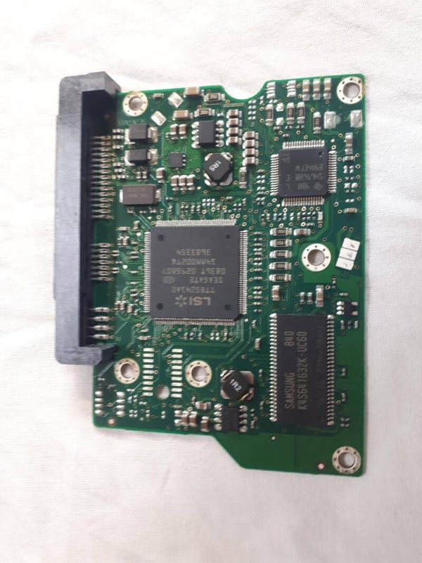 PCB 103163 100468303 REV A MAXTOR STM3250318AS 9SS131-326 FW CC35 DATE 09492
