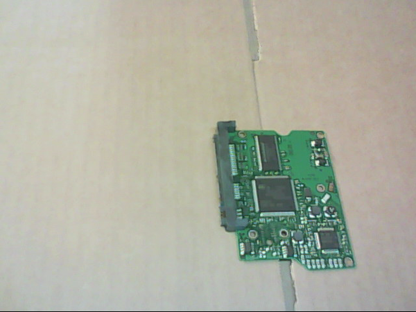 PCB 101899 100504364 REV B SEAGATE ST3320813AS 9FZ182-188 FW SD23?