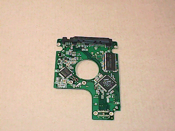 PCB 200592 2060-701499-000 REV A WESTERN WD2500BEVT-22ZCT0 FW T0