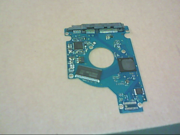 PCB 200779 100536286 REV E SEAGATE ST9500325AS 9HH134-286 FW 0002SDM1