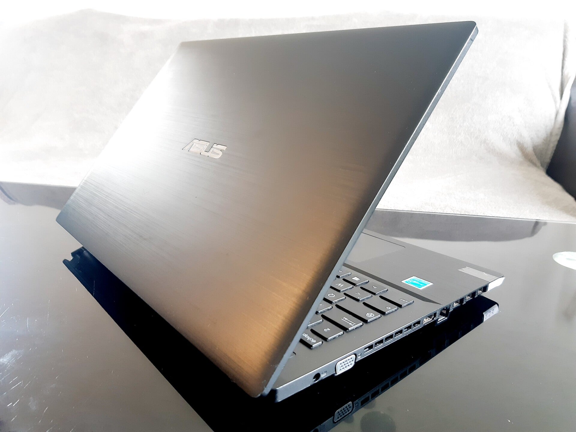 Ordinateur portable ASUS P2530U P2530UA-XO0651R 8GB RAM SSD 120 GB PCP0251
