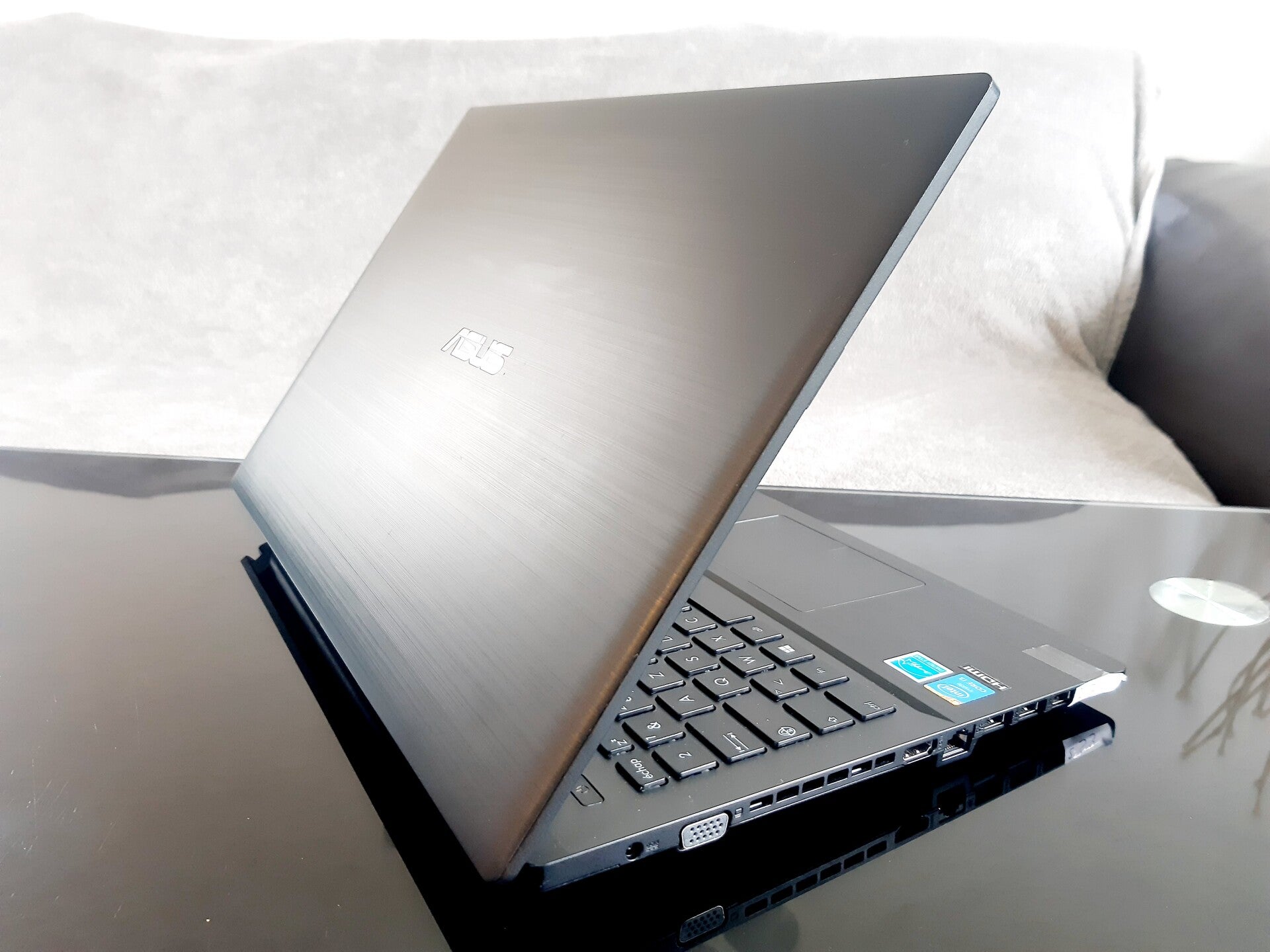 Ordinateur portable ASUS P2520L P2520LA-XO0505G 6GB RAM SSD 240 GB PCP0253