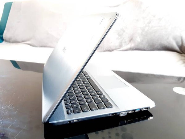 Ordinateur portable ASUS R541U R541UA-DM1963T 4GB RAM SSD 120 GB PCP0260