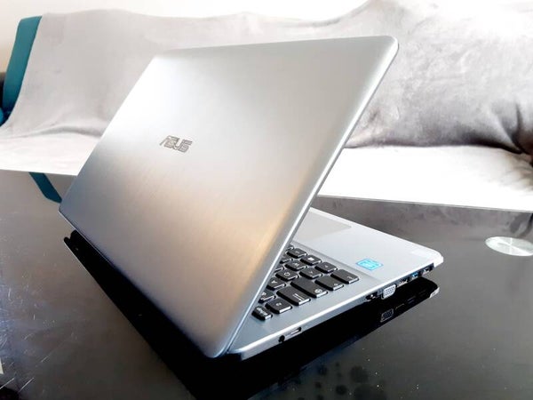 Ordinateur portable ASUS X541N X541NA-GO148T 4GB RAM SSD 256 GB PCP0263