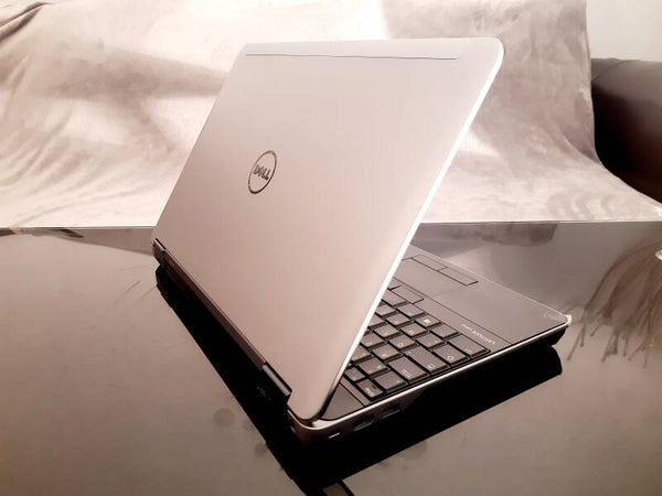 Ordinateur portable DELL LATITUDE E6540 4GB RAM SSD 120 GB PCP0290