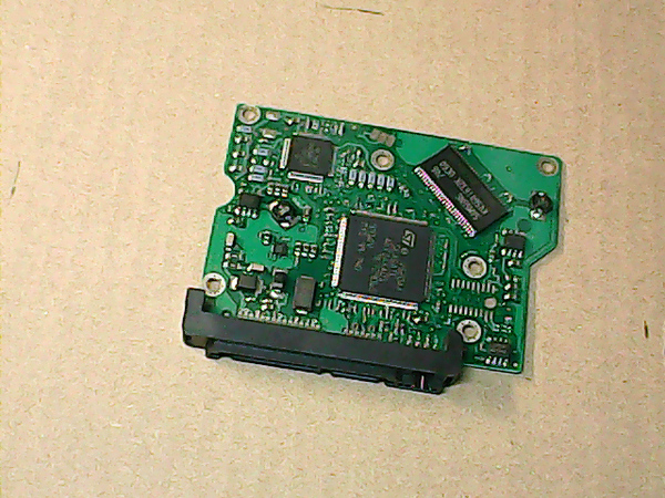 PCB 100749 100428473 REV C SEAGATE ST380815AS FIRMWARE 3.CHF PN 9CY131-020