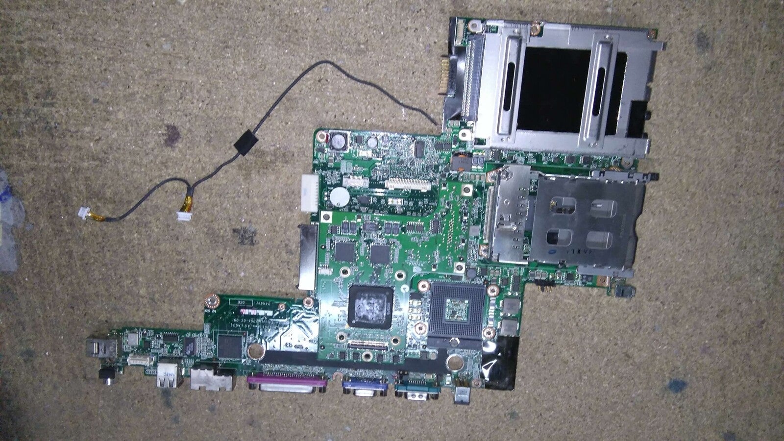 Carte mere + carte graphique DDQ12 LA-1901 REV 4.0 DELL PP02X