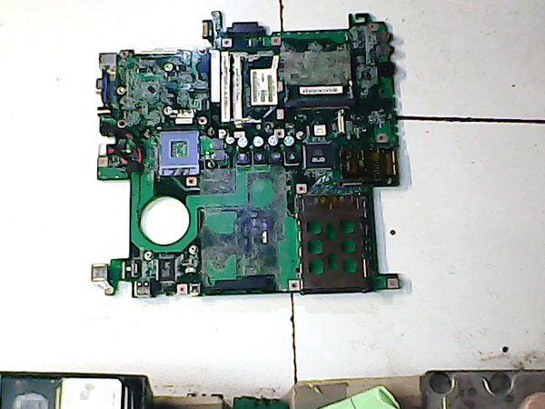 Carte mère + graphique EBQ10 LA-2741 Toshiba Satellite M60-176 PSM60E-02D02NFR