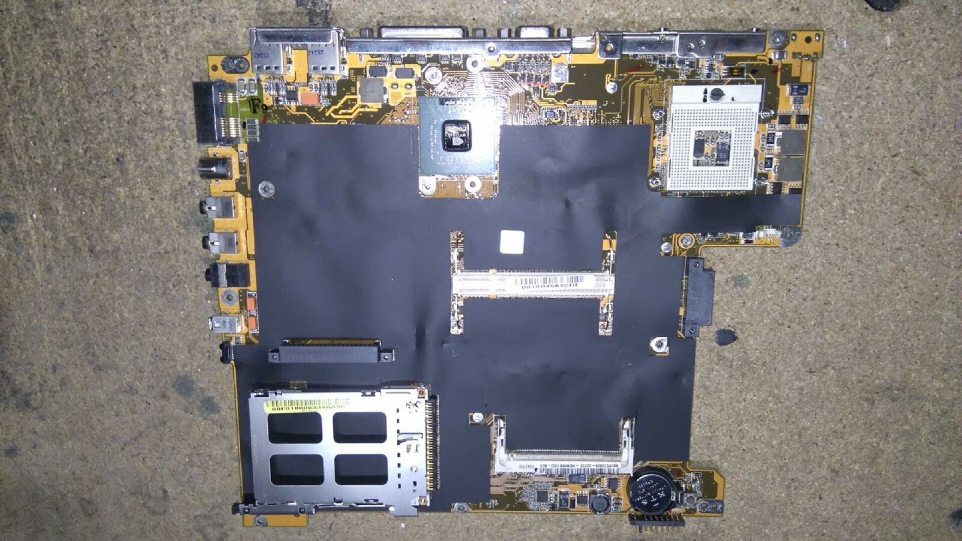 Carte mere 08-26AC0020I rev :2.0 ASUS A6000