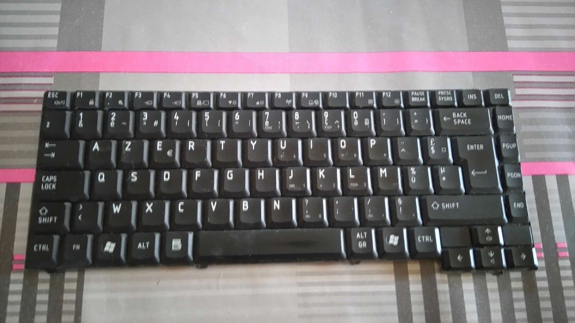 Clavier 04GNQA1KFR00-2TB Toshiba Satellite Pro L40