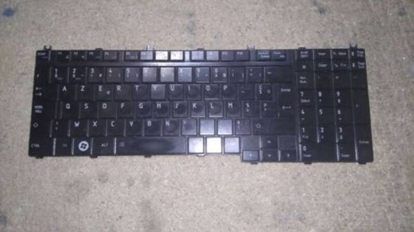 Clavier AETZ1F00210-FR Toshiba Satellite P500-1GW