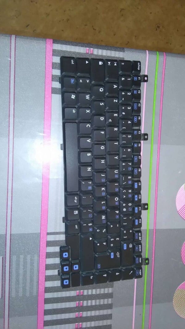 Clavier MP-03906F0-6987