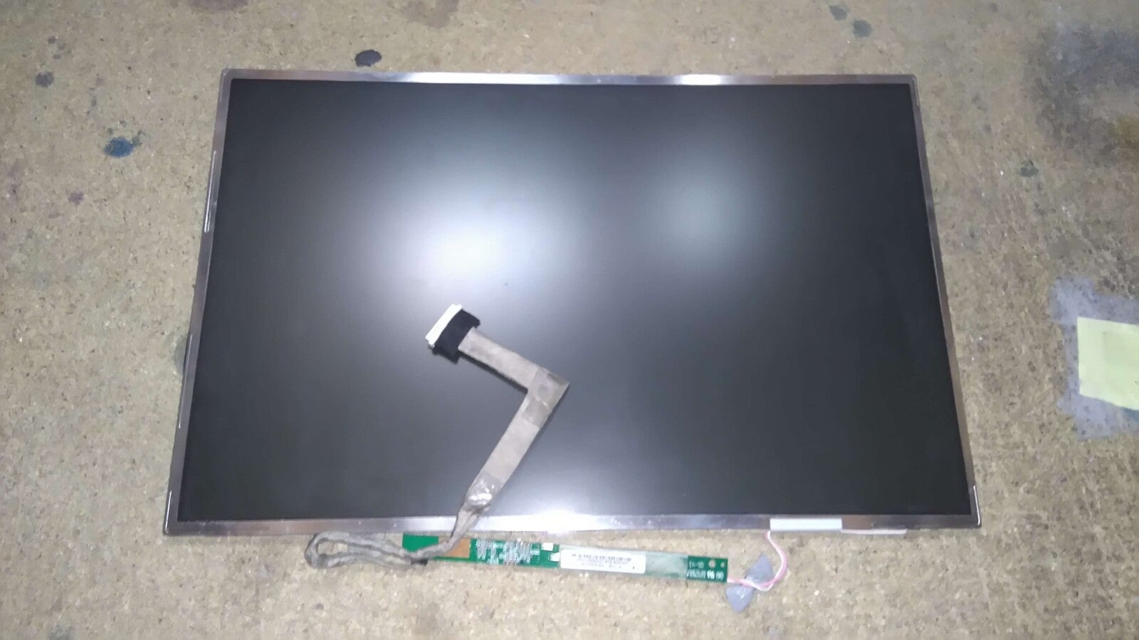 Dalle FUJITSU ESPRIMO V5505 MS2216