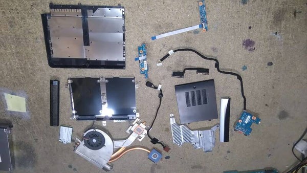 Lot de pieces 00183 SONY PCG-8V2M