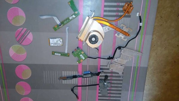 Lot de pieces 00283 SONY PCG-8113M