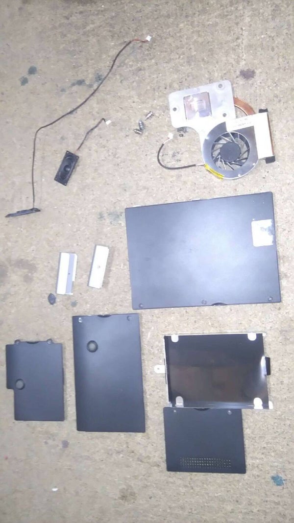 Lot de pieces 00319 Fujitsu Amilio L7310