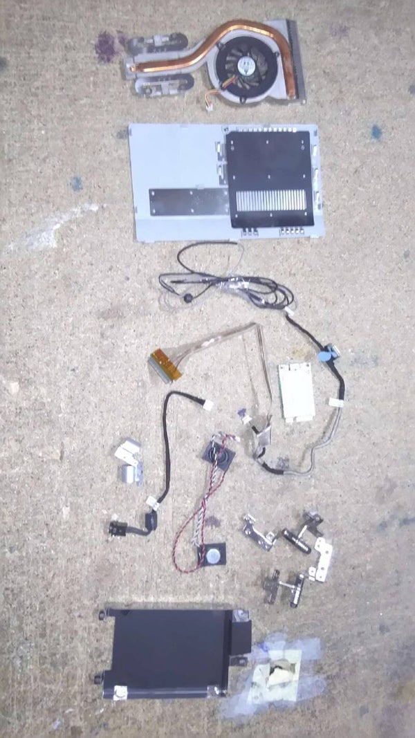 lot de pieces 00387 SONY PCG-7T1M