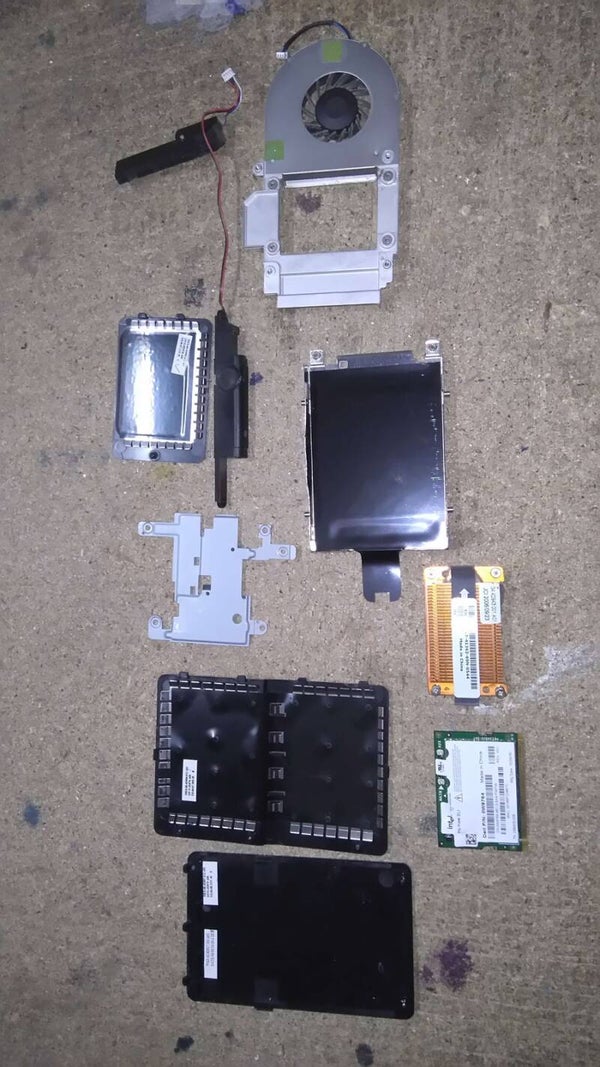 lot de pieces 00405 DELL PP21L