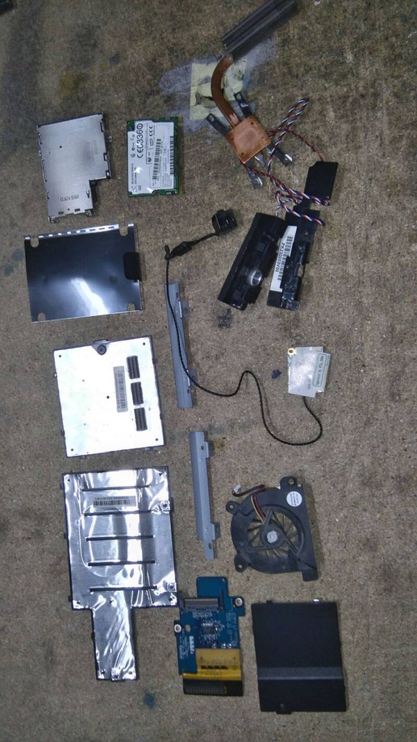 Lot de pieces 00442 TOSHIBA M70-207