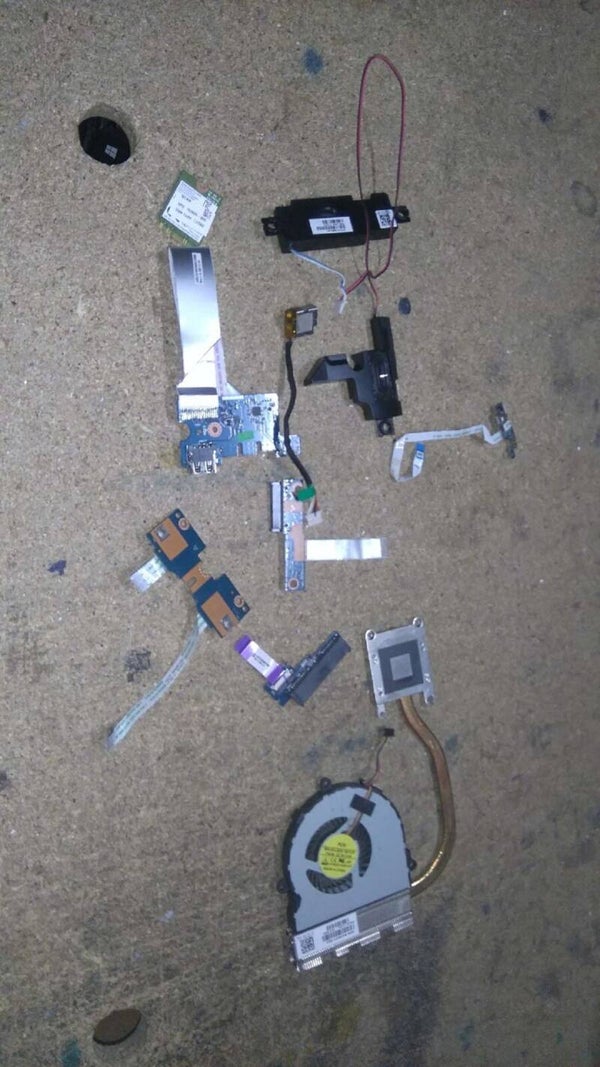 Lot de pieces 00562 HP 15-af011nf