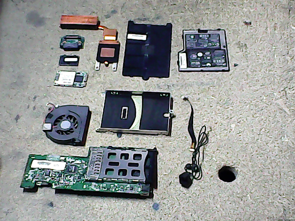 Lot de pieces 00629 HP Compaq 6715s