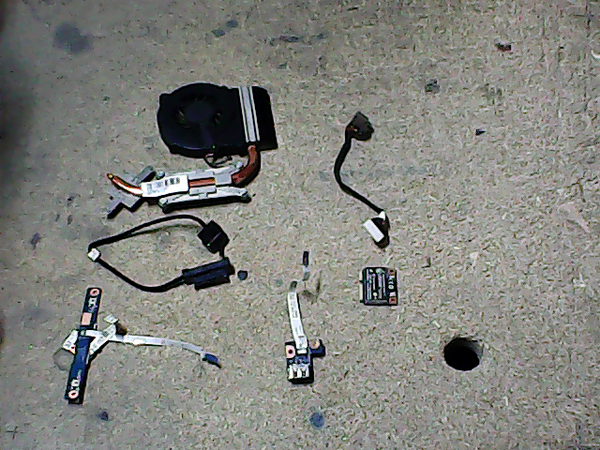 Lot de pieces 00631 HP Presario CQ56