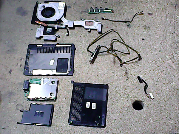 Lot de pieces 00633 HP dv6000