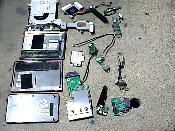 Lot de pieces 00640 HP dv9730ef