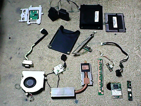 Lot de pieces 00684 Toshiba Satellite L350D-10 E