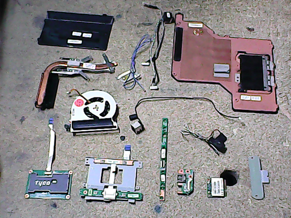 Lot de pieces 00704 Fujitsu lifebook S7220