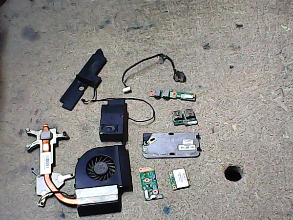 Lot de pieces 00726 HP Compaq CQ61