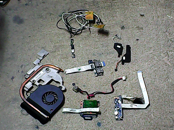 Lot de pieces 00733 Packard bell NEW95