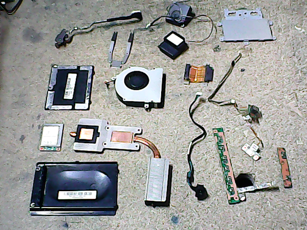 Lot de pieces 00744 Toshiba L350-204