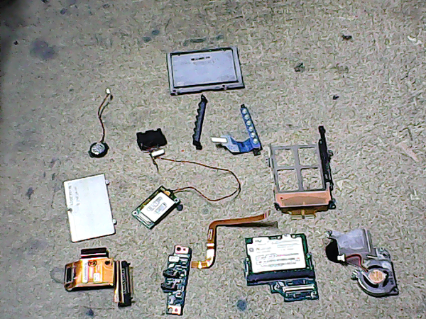 Lot de pieces 00755 Toshiba Portégé R100