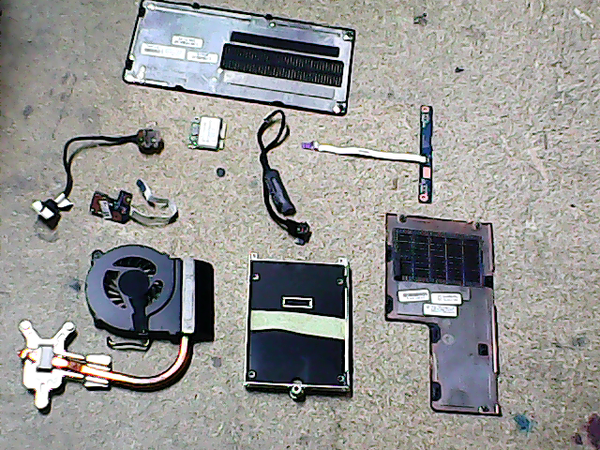 Lot de pieces 00775 HP Compaq CQ56