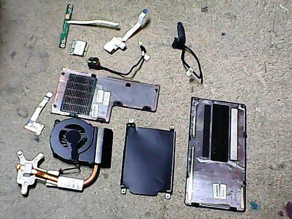 Lot de pieces 00776 HP Compaq CQ56