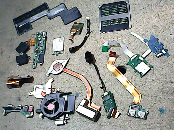 Lot de pieces 00816 Sony PCG-6W2M