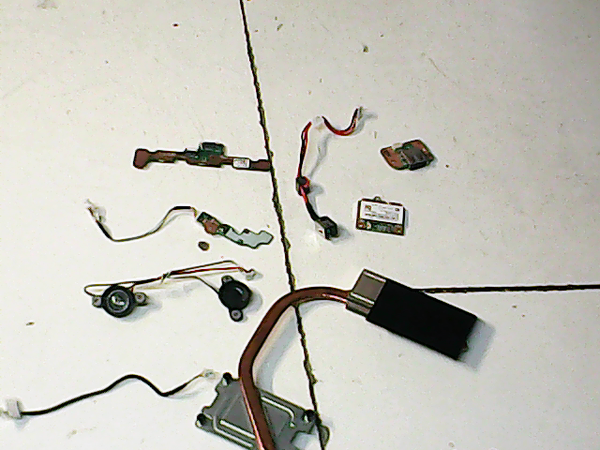 Lot de pieces 00904 Toshiba Satellite C50t-A-102