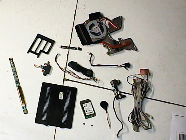 Lot de pieces 00942 Samsung R620 NP-R620H