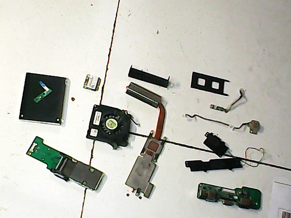 Lot de pieces 00953 Dell Inspiron 1546 P02F