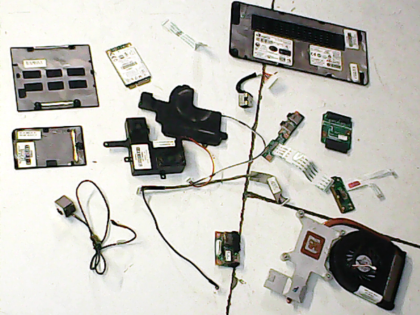 Lot de pieces 00997 HP Presario CQ70