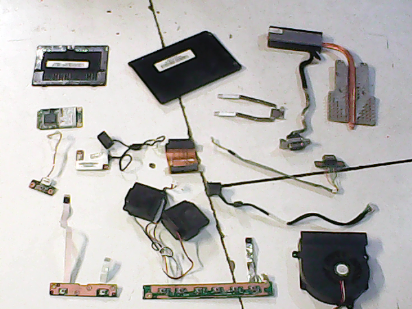 Lot de pieces 01099 Toshiba Satellite L350-16U