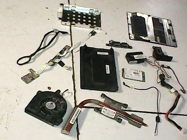 Lot de pieces 01138 HP Presario C700-C783EF