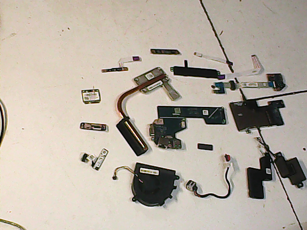 lot de pieces 01239 Dell E5530-P28G001