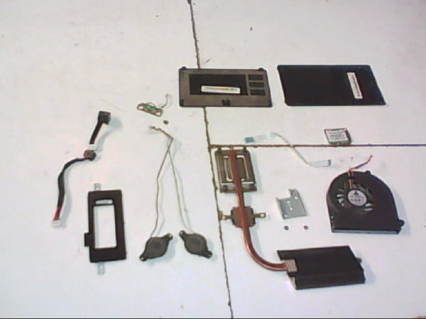 Lot de pieces 01296 Toshiba C650D-10D