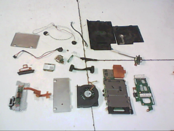 Lot de pieces 01311 Fujitsu VFY S760 S7600MF151FR