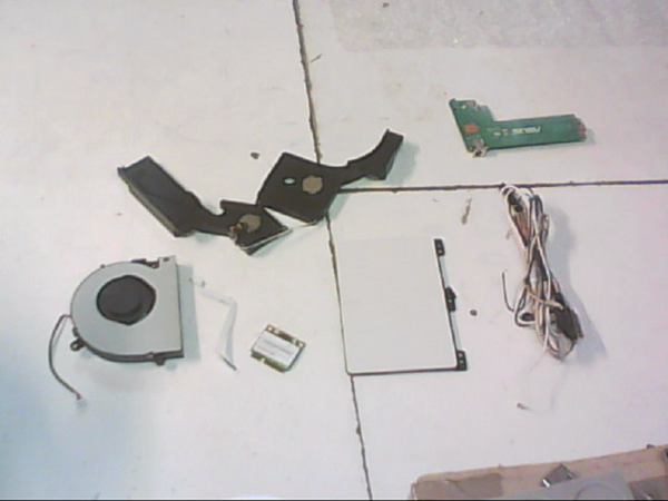 Lot de pieces 01486 Asus X75V