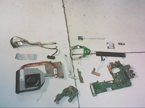 Lot de pieces 01565 Dell Vostro 3550 P16F