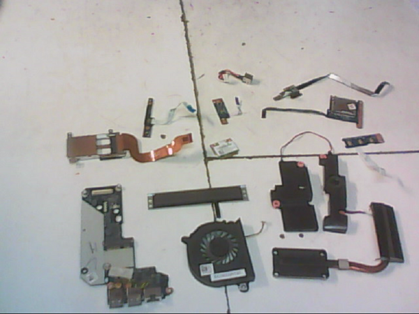 Lot de pieces 01567 Dell Vostro 3560 P24F