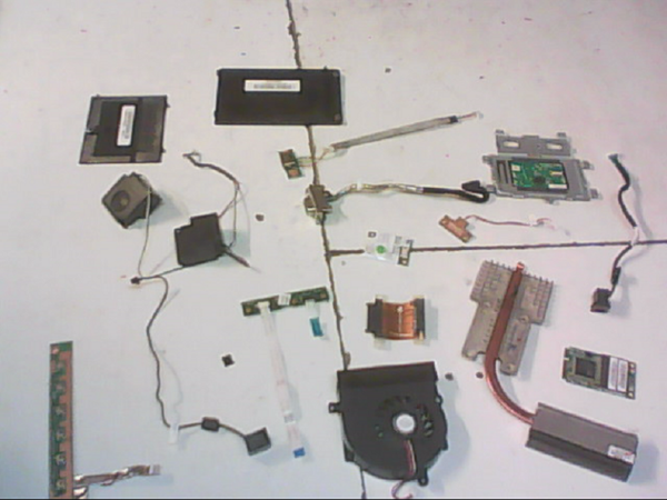 Lot de pieces 01617 Toshiba Satellite L350-16U